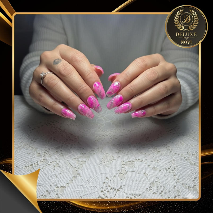 Nail design by Deluxe Nail Salon Spa 